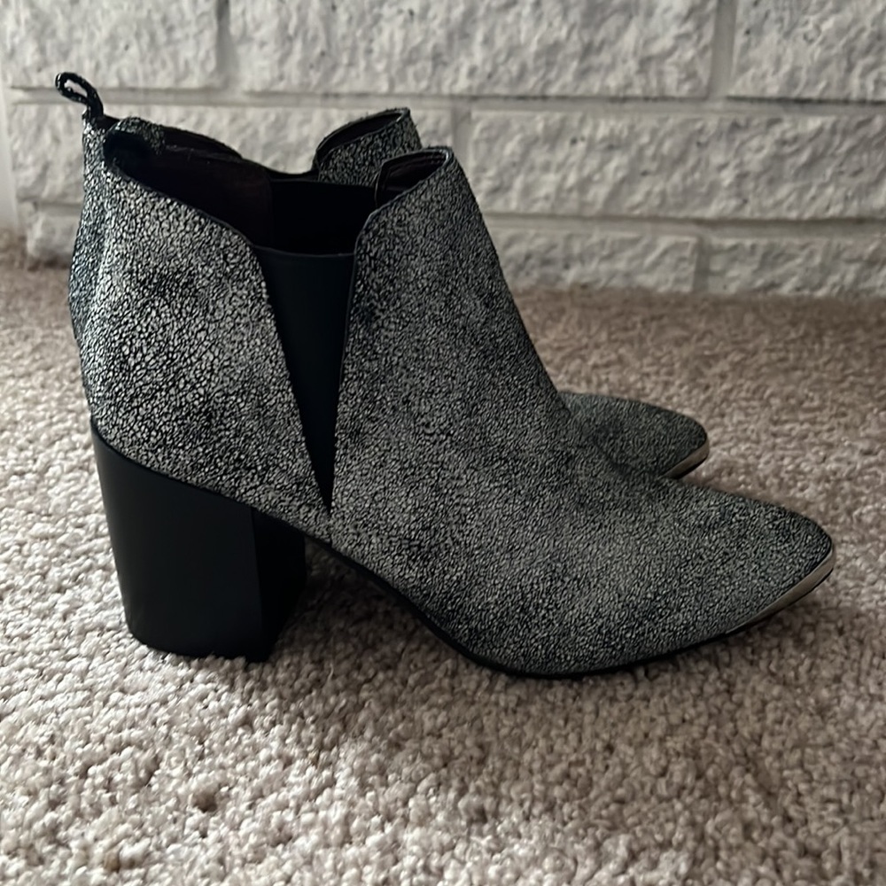 Report Signature Toby booties! - Picture 7 of 8